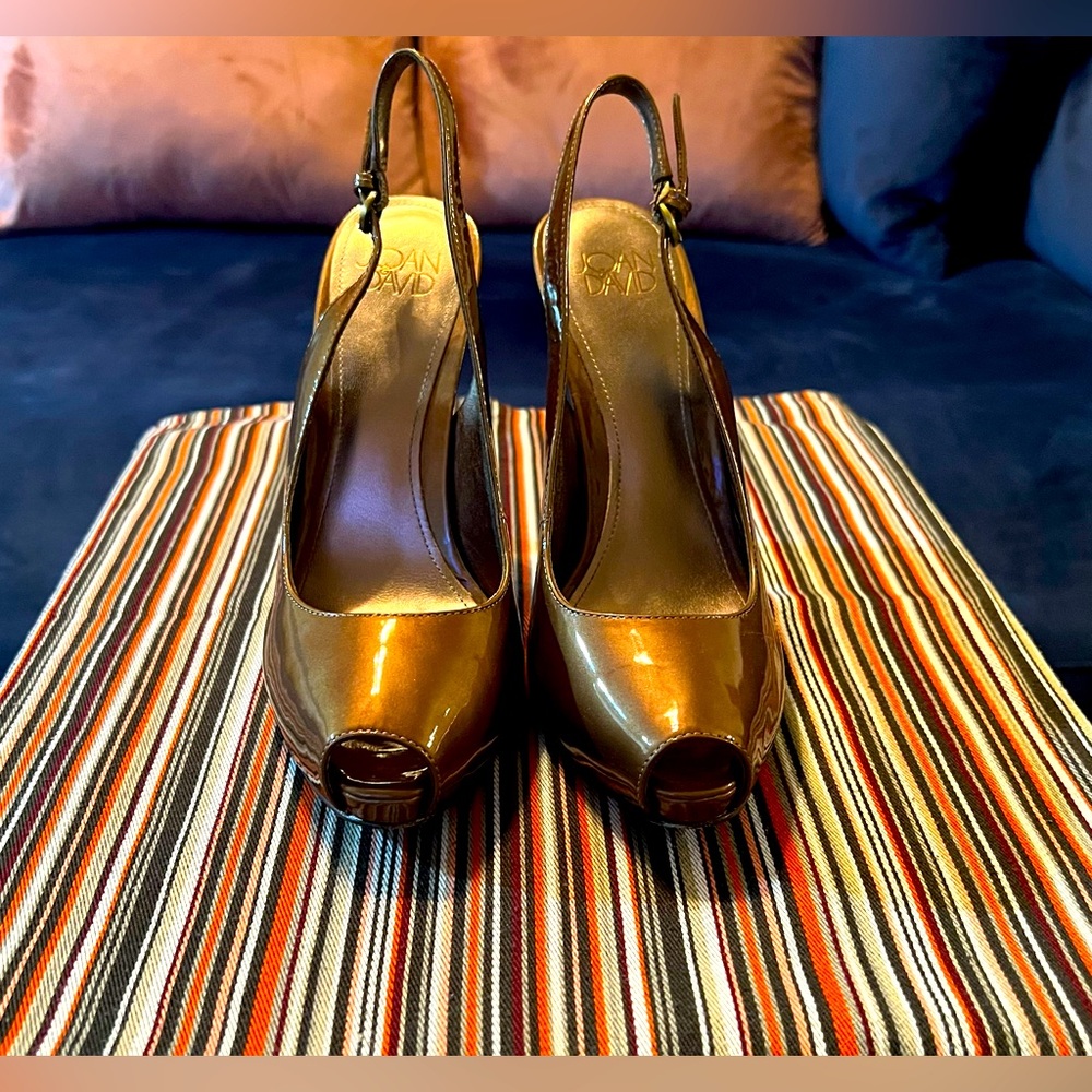 Joan & David Freeland Slingback Pumps| Patent Leather| Bronze| EUC|| Size 7.5
